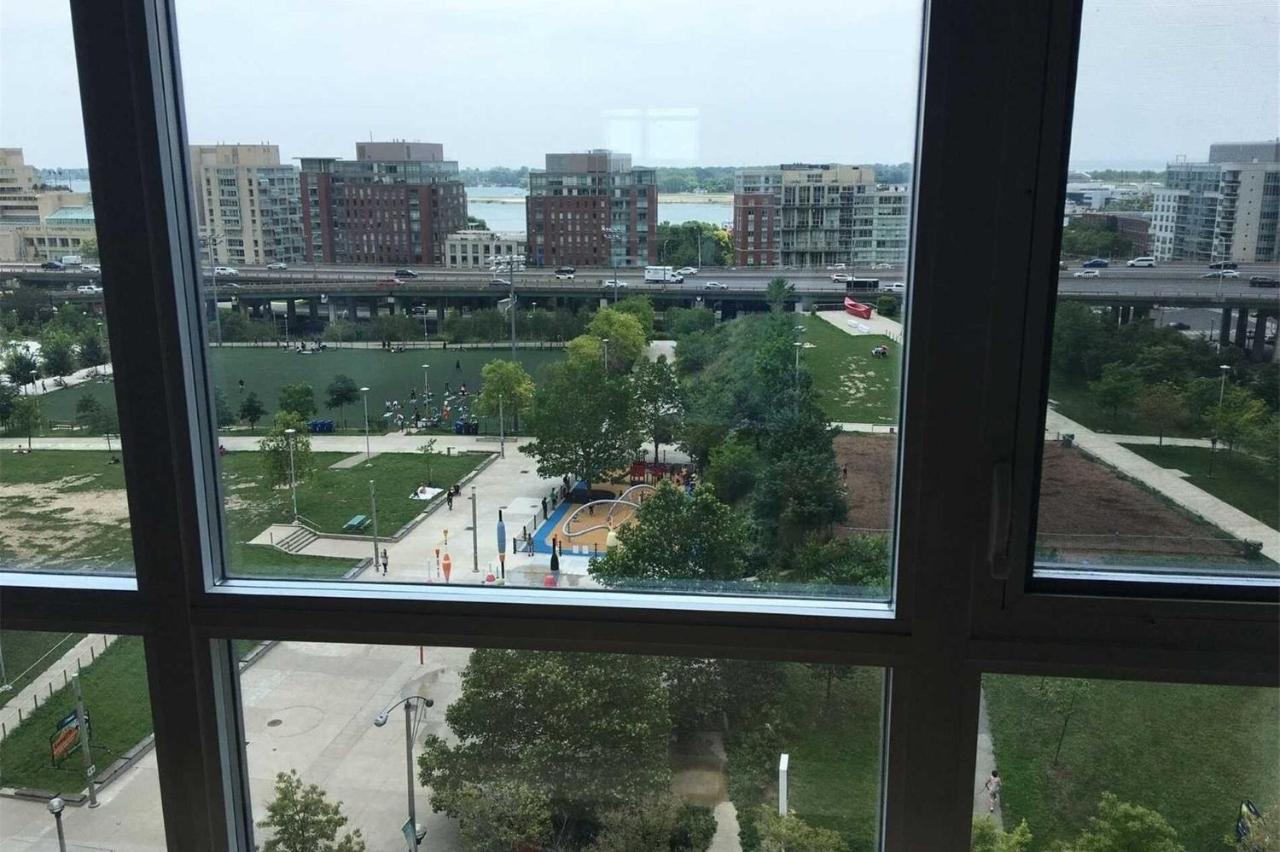 Three-Bedroom Condo With Free Parking Nearby Cn Tower With Lake View 多伦多 外观 照片