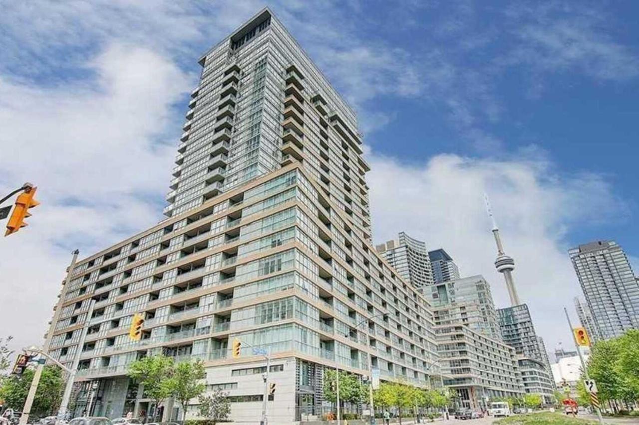 Three-Bedroom Condo With Free Parking Nearby Cn Tower With Lake View 多伦多 外观 照片