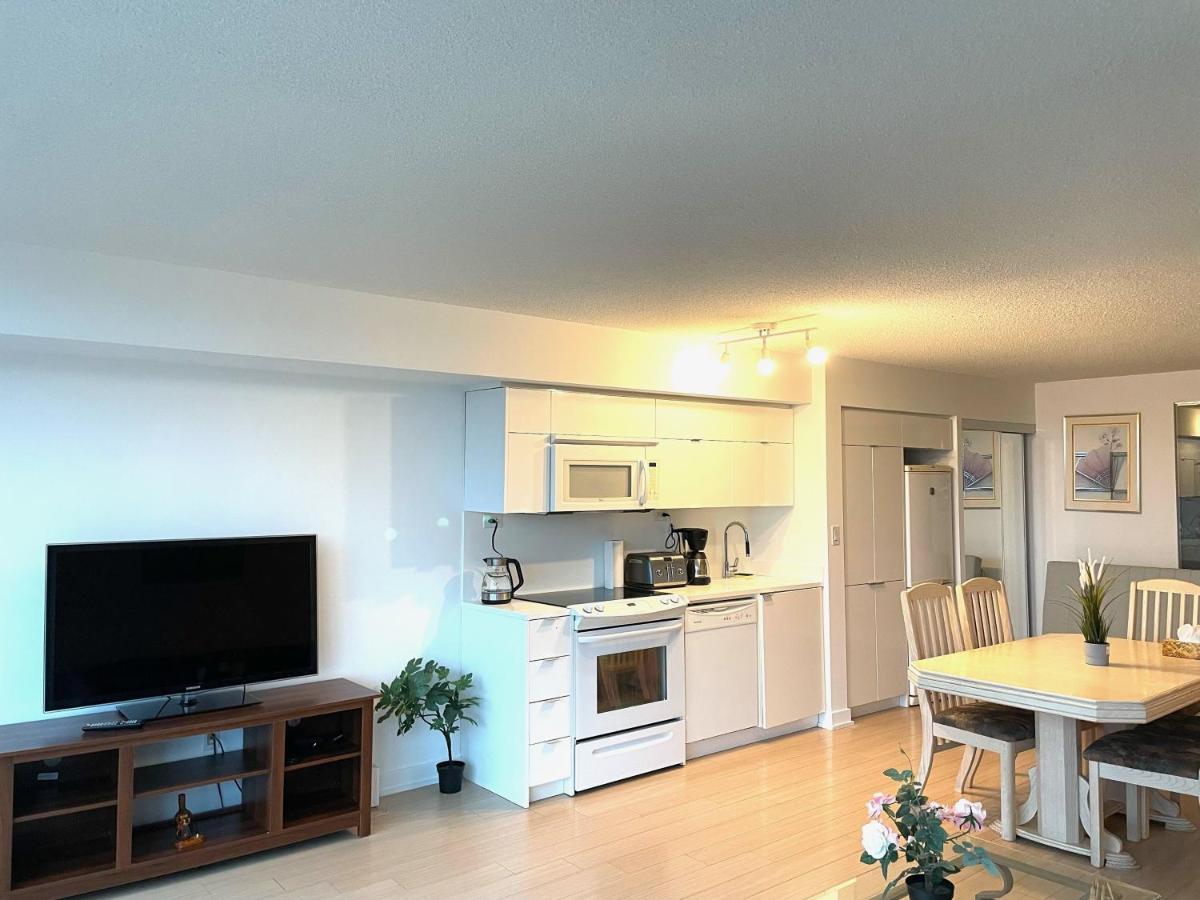 Three-Bedroom Condo With Free Parking Nearby Cn Tower With Lake View 多伦多 外观 照片