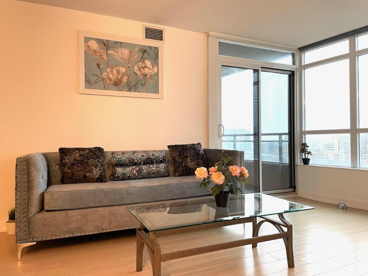 Three-Bedroom Condo With Free Parking Nearby Cn Tower With Lake View 多伦多 外观 照片