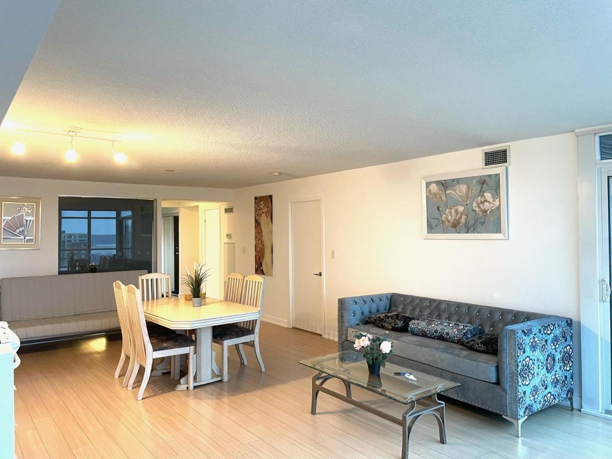 Three-Bedroom Condo With Free Parking Nearby Cn Tower With Lake View 多伦多 外观 照片