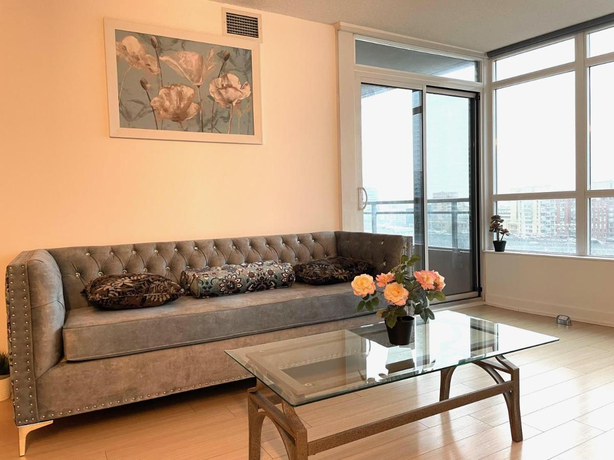 Three-Bedroom Condo With Free Parking Nearby Cn Tower With Lake View 多伦多 外观 照片