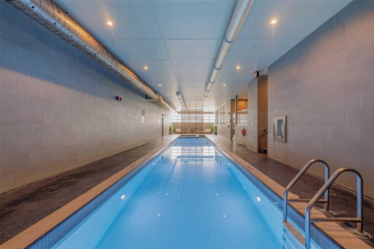 Three-Bedroom Condo With Free Parking Nearby Cn Tower With Lake View 多伦多 外观 照片