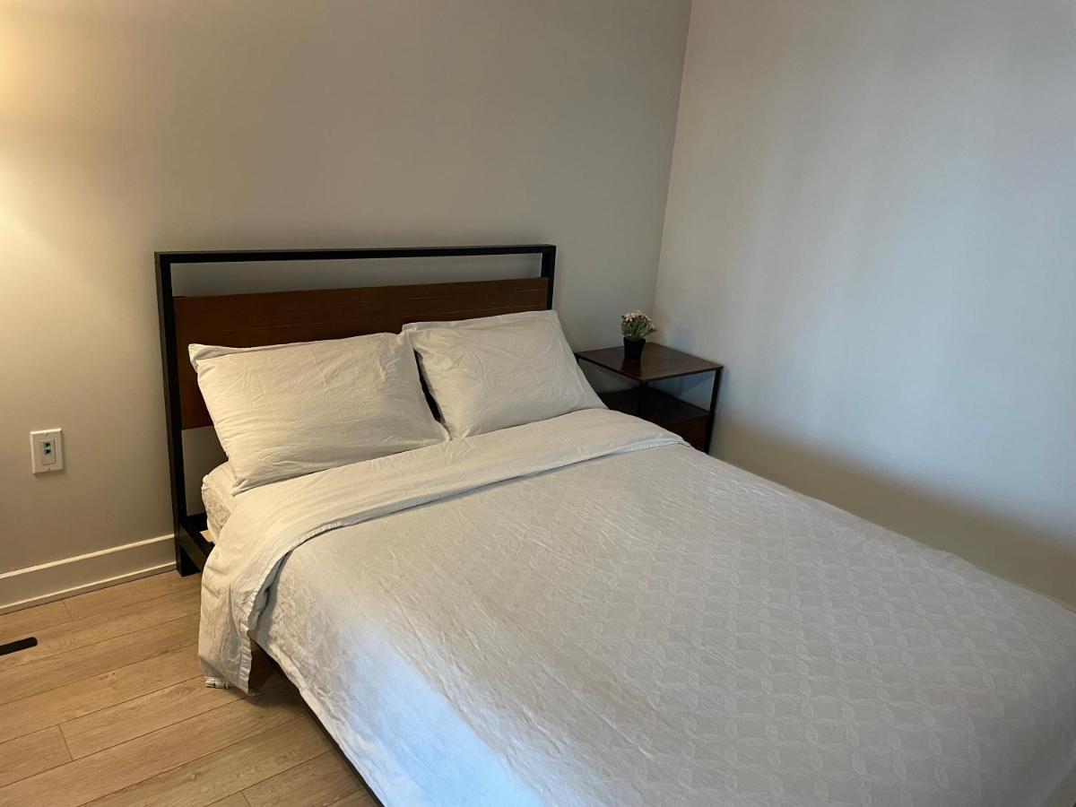 Three-Bedroom Condo With Free Parking Nearby Cn Tower With Lake View 多伦多 外观 照片