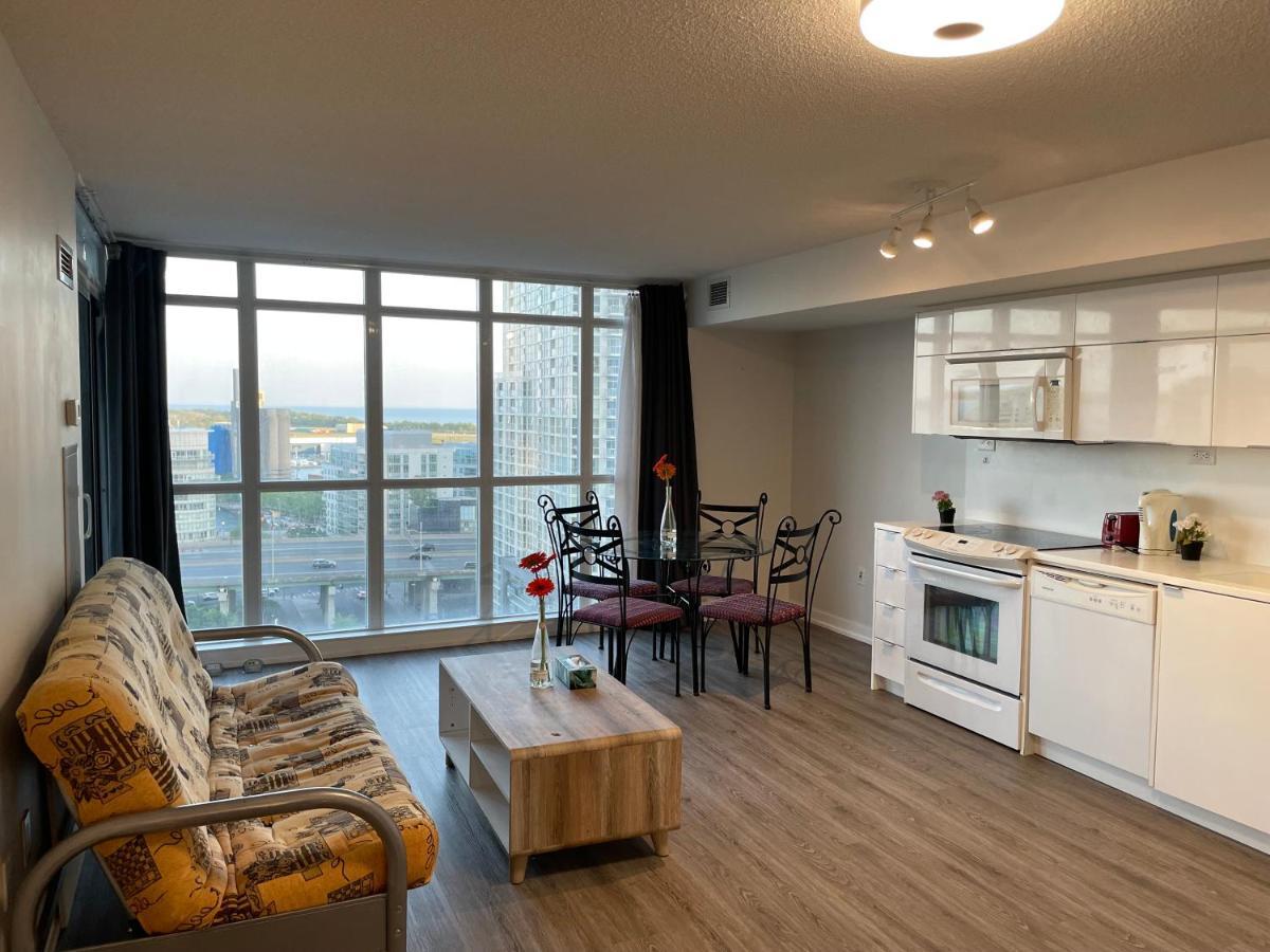 Three-Bedroom Condo With Free Parking Nearby Cn Tower With Lake View 多伦多 外观 照片